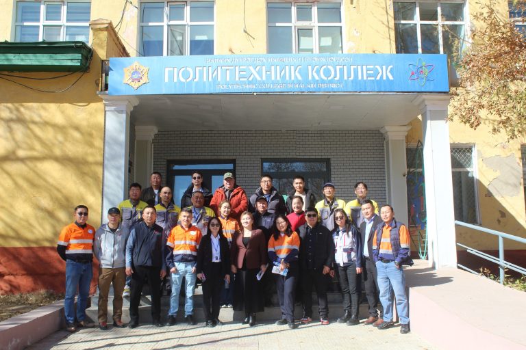 Оюу толгой ХХК-ий мэргэжил сургалтын баг сургуулийн үйл ажиллагаатай танилцлаа